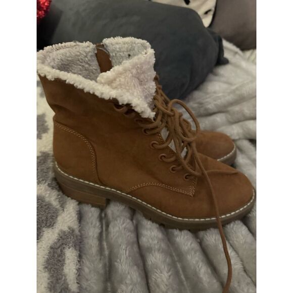 Universal threads leah sherpa hiker boot 6.5 6 1/2 tan - Picture 1 of 7